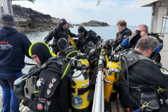 boat-full-o-divers